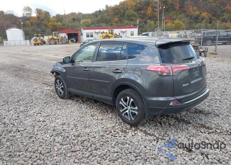 2018 Toyota Rav4 Le z USA, uszkodzony, nr VIN JTMBFREV9JJ248338